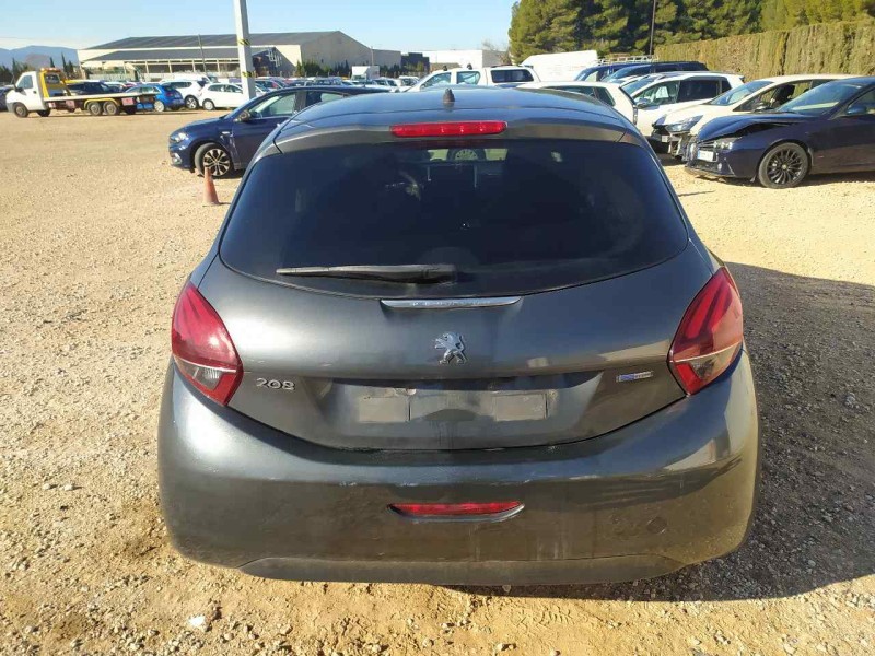 peugeot 208 del año 2016