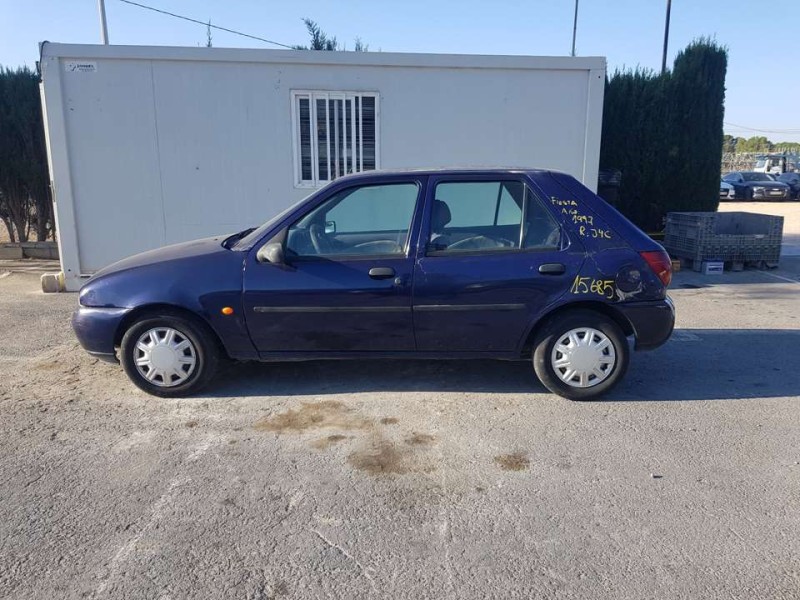 ford fiesta berlina del año 1997