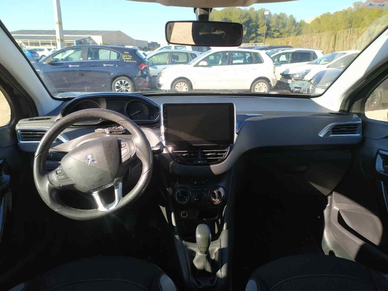 peugeot 208 del año 2016