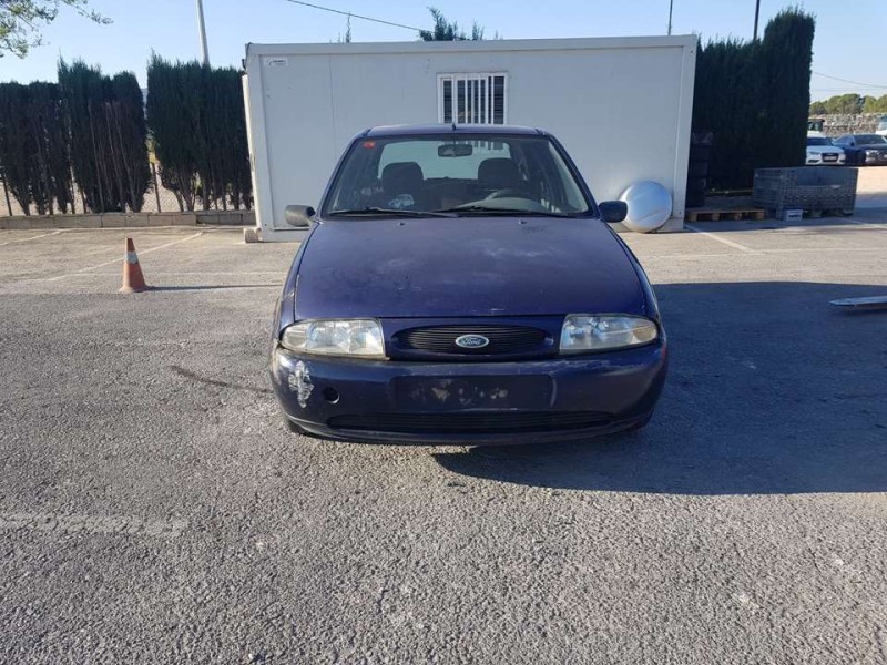 ford fiesta berlina del año 1997