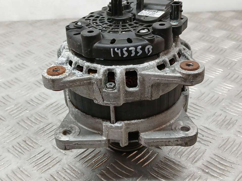 Recambio de alternador para renault megane iv berlina 5p business referencia OEM IAM 231004EA0AF F000BL0825 BOSCH