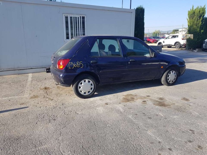 ford fiesta berlina del año 1997
