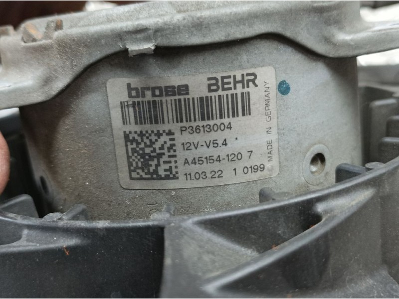 Recambio de electroventilador para opel insignia berlina cosmo referencia OEM IAM 3613004 A451541207 BROSE BEHR