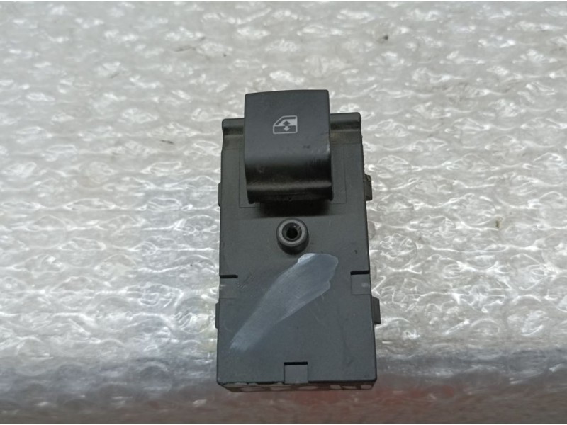 Recambio de mando elevalunas trasero derecho para opel insignia berlina cosmo referencia OEM IAM 13301888  