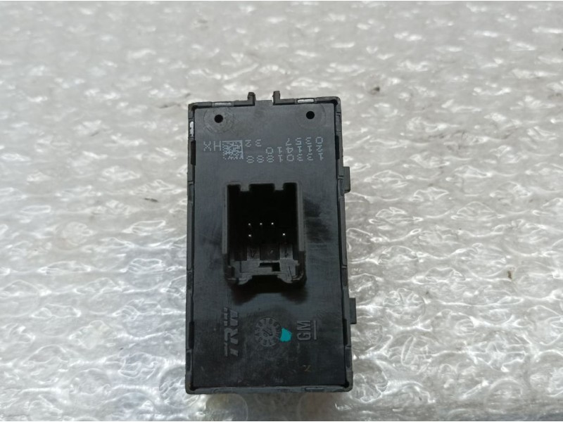 Recambio de mando elevalunas trasero derecho para opel insignia berlina cosmo referencia OEM IAM 13301888  