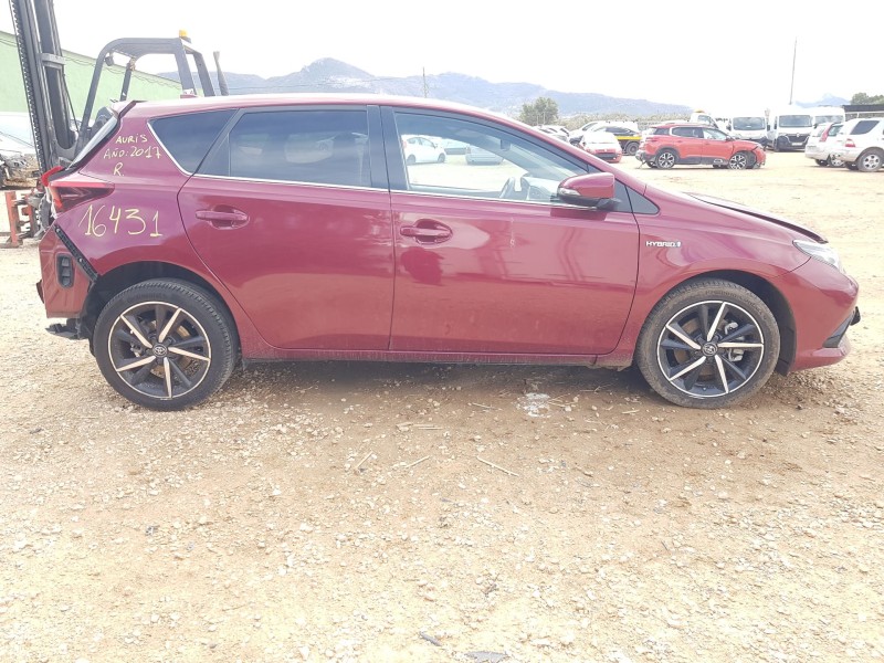 toyota auris del año 2017