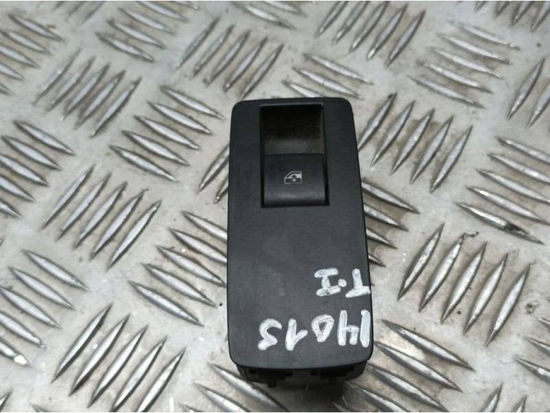 Recambio de mando elevalunas trasero izquierdo para opel insignia berlina cosmo referencia OEM IAM 13301888  