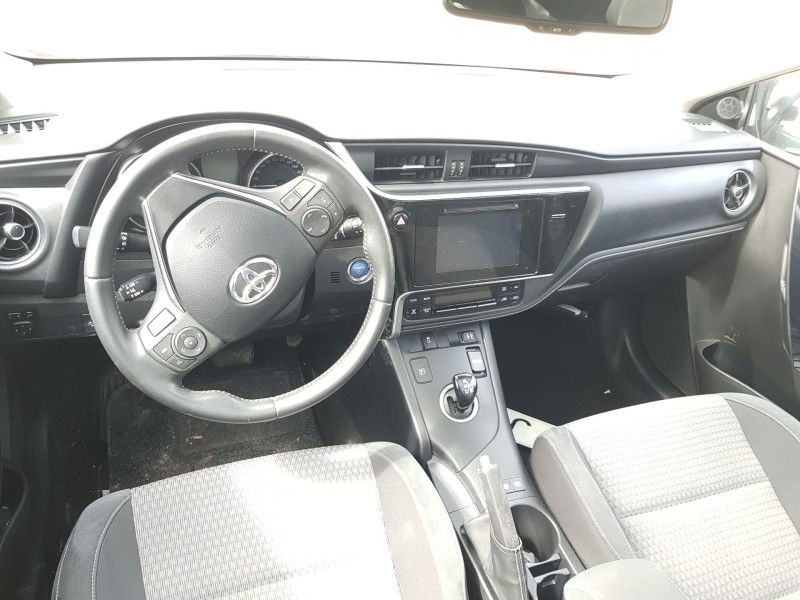 toyota auris del año 2017