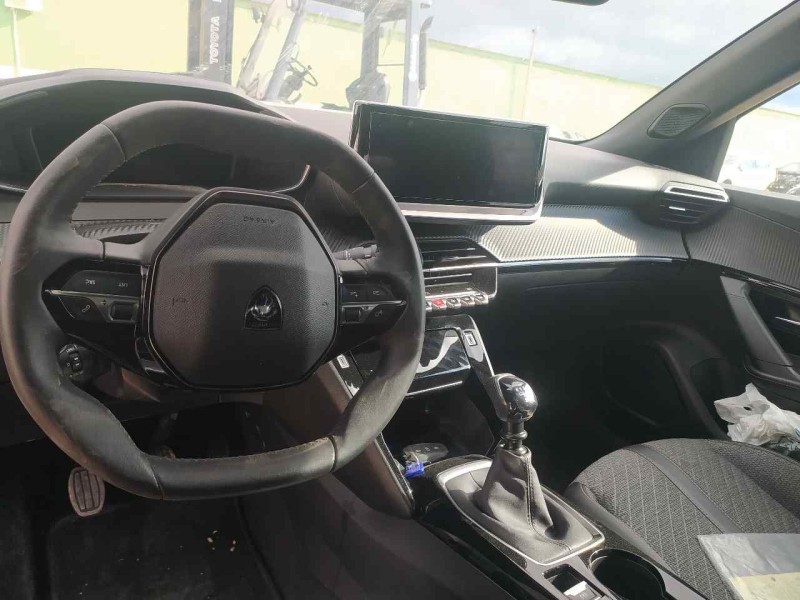 peugeot 2008 (p1) del año 2023