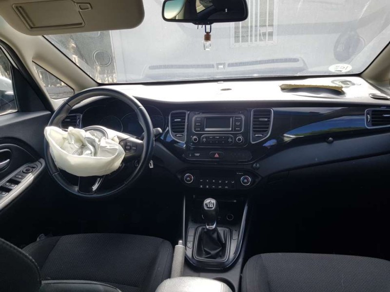 kia carens ( ) del año 2016