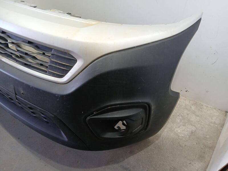 Recambio de paragolpes delantero para fiat fiorino sx cargo referencia OEM IAM 735643977  