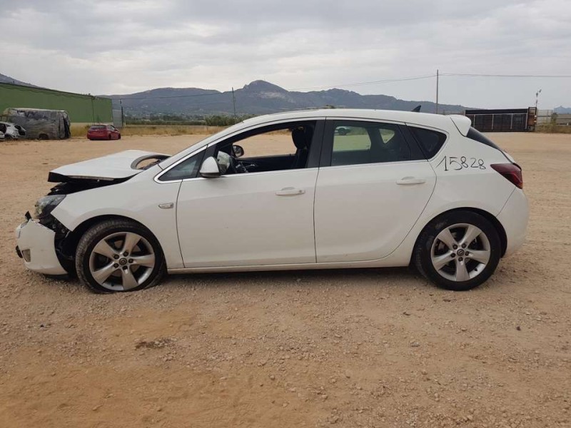 opel astra j lim. del año 2011