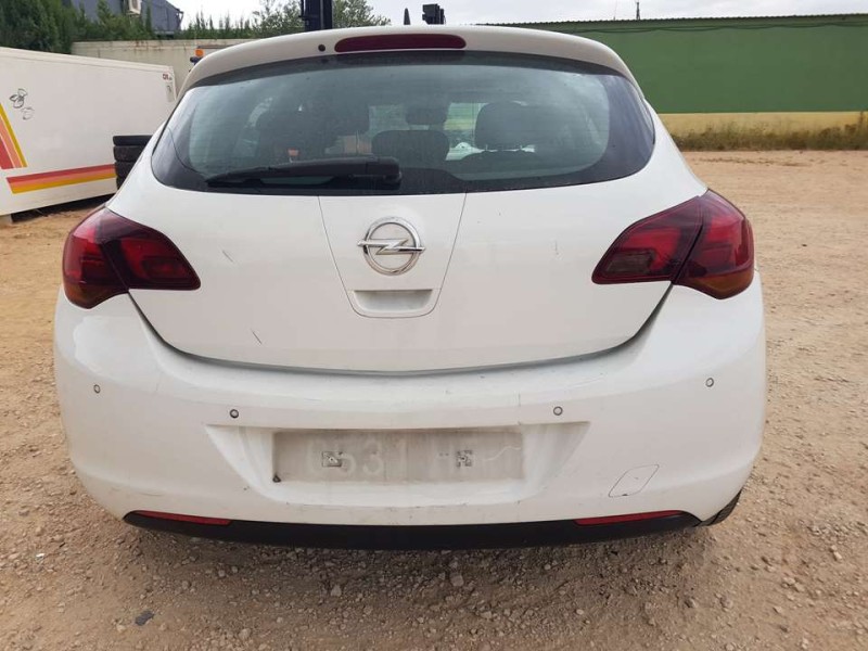 opel astra j lim. del año 2011