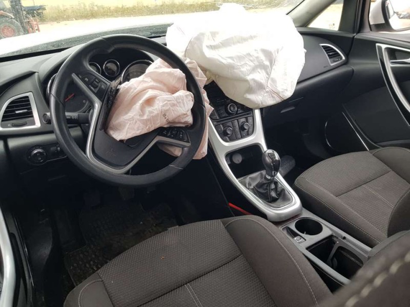 opel astra j lim. del año 2011