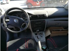 VOLKSWAGEN PASSAT BERLINA (3B3)