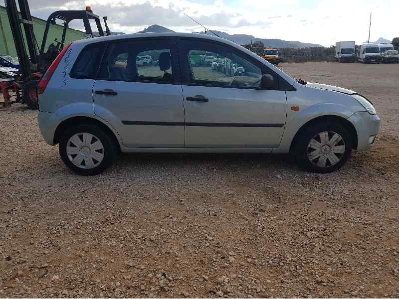 ford fiesta (cbk) del año 2004