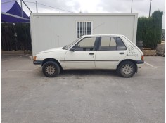 PEUGEOT 205 BERLINA
