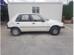 PEUGEOT 205 BERLINA