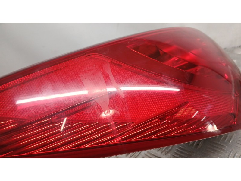 Recambio de piloto trasero izquierdo exterior para hyundai ix35 (lm, el, elh) 1.7 crdi referencia OEM IAM 924012Y000 ROZADO 