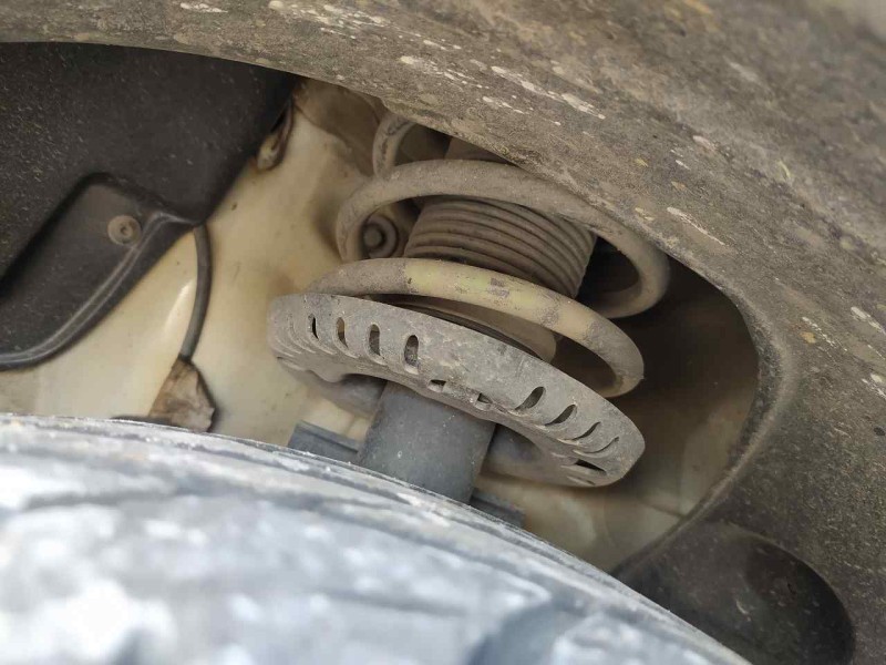 Recambio de amortiguador delantero derecho para audi a1 (8x) attraction referencia OEM IAM 6R0413031J  