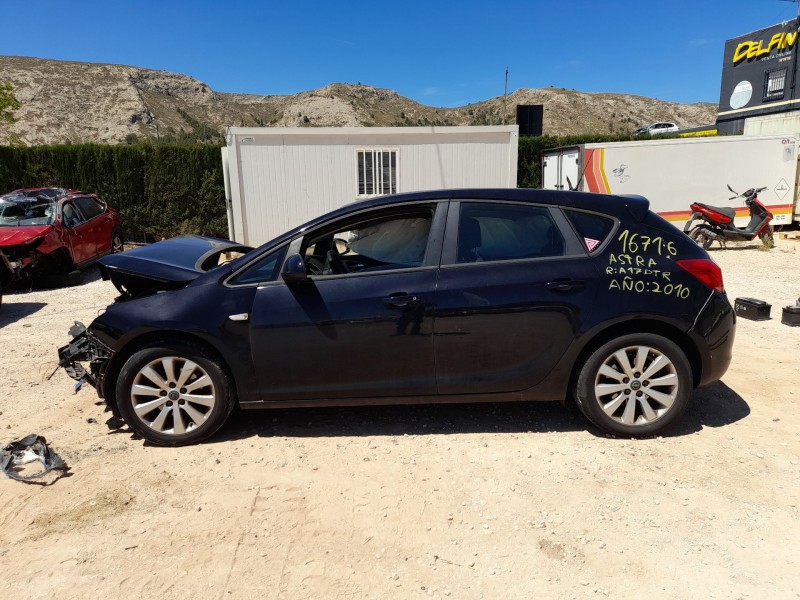 opel astra j (p10) del año 2010