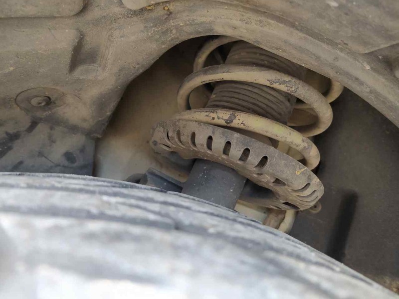 Recambio de amortiguador delantero izquierdo para audi a1 (8x) attraction referencia OEM IAM 6R0413031J  