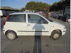 FIAT PUNTO BERLINA (176)