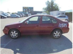 VOLKSWAGEN BORA BERLINA (1J2)