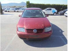 VOLKSWAGEN BORA BERLINA (1J2)