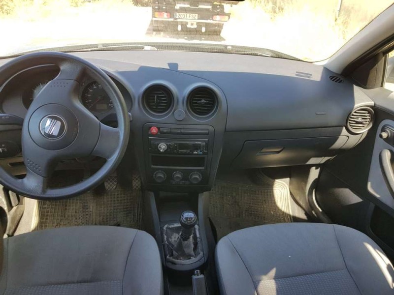 seat ibiza (6l1) del año 2002