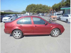 VOLKSWAGEN BORA BERLINA (1J2)