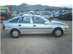 OPEL VECTRA B BERLINA