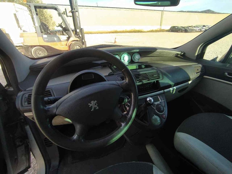 peugeot 807 del año 2005