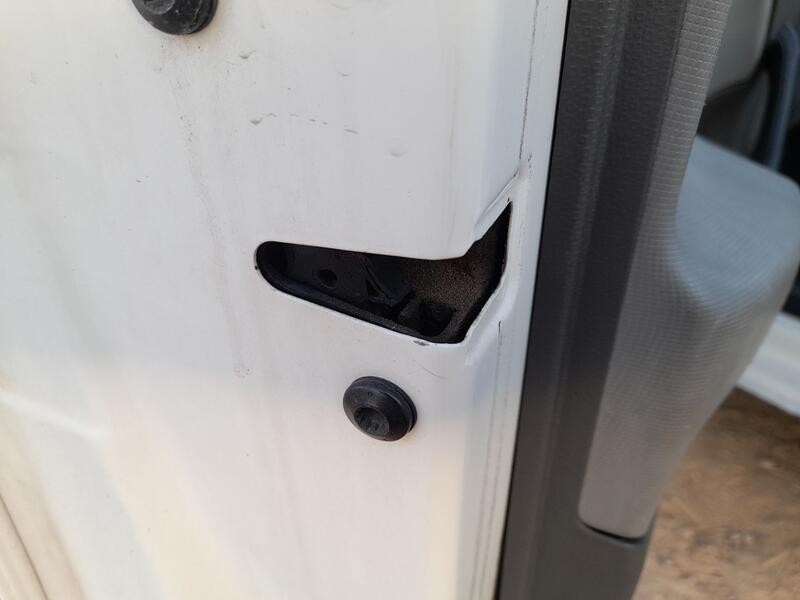 Recambio de cerradura puerta delantera izquierda para seat ibiza iv (6j5, 6p1) 1.2 referencia OEM IAM 3C1837015A  