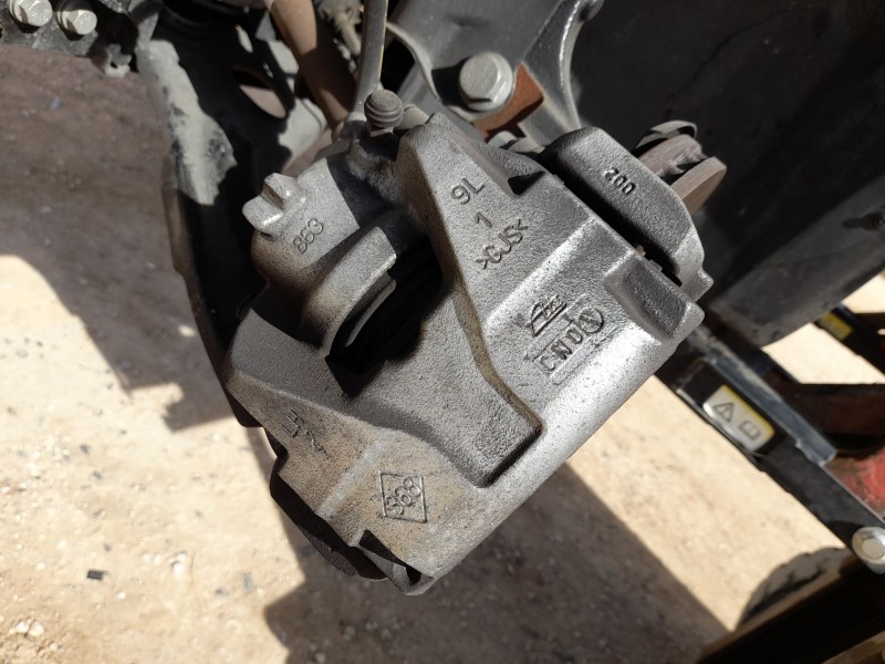 Recambio de pinza freno delantera izquierda para renault captur ii (hf_) tce 140 (hfn0) referencia OEM IAM 410110596R  
