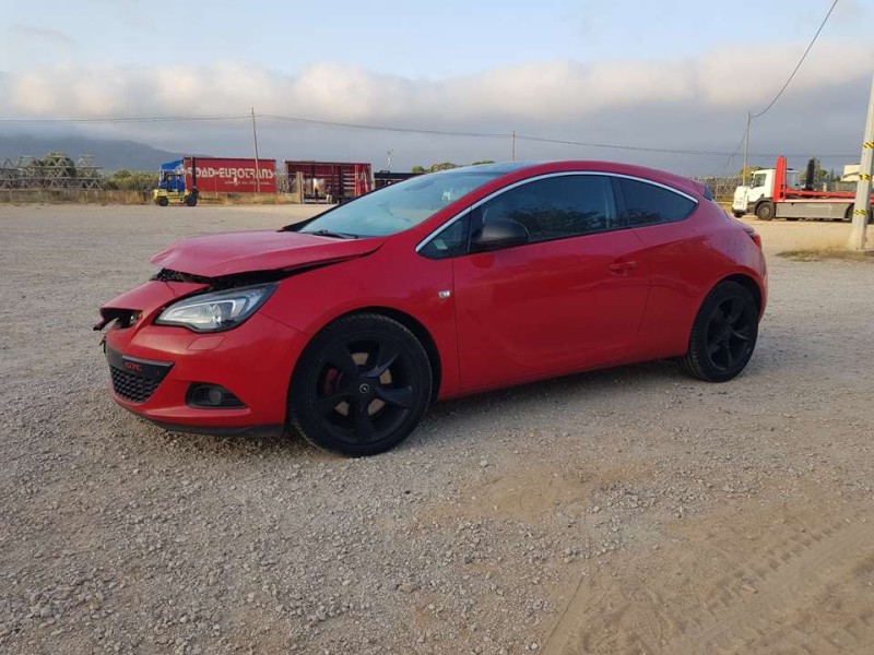 opel astra j gtc del año 2012