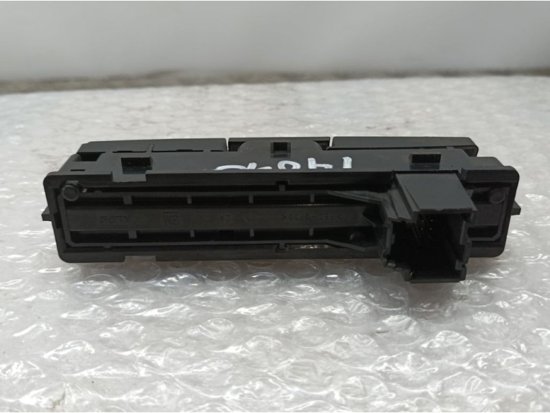 Recambio de warning para opel insignia berlina cosmo referencia OEM IAM 13324594  