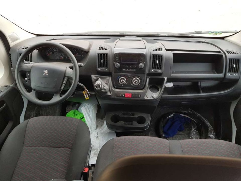 peugeot boxer combi del año 2023