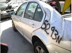 VOLKSWAGEN BORA BERLINA (1J2)