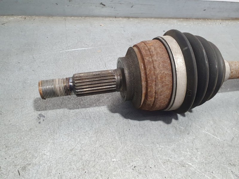 Recambio de transmision delantera derecha para dacia sandero stepway referencia OEM IAM 391007857R  