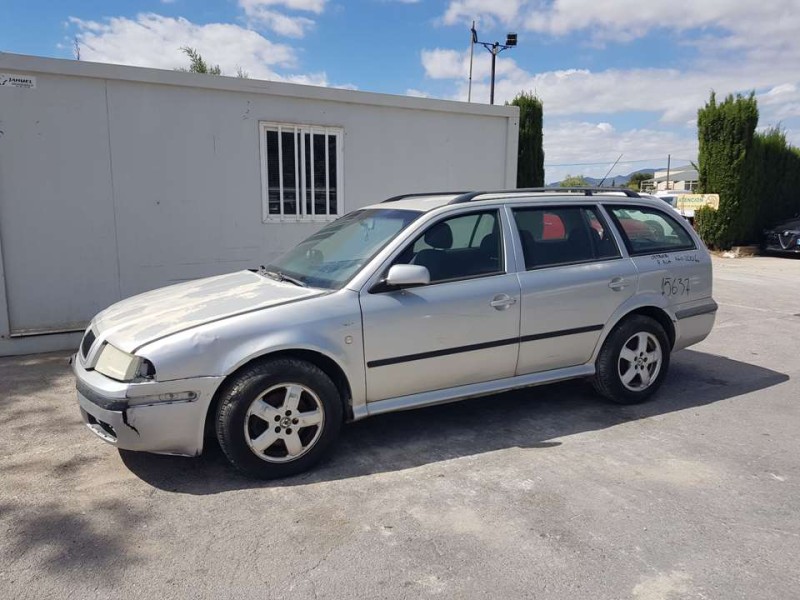 skoda octavia combi (1u5) del año 2004