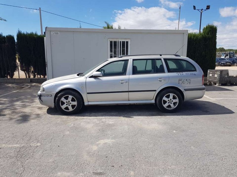 skoda octavia combi (1u5) del año 2004