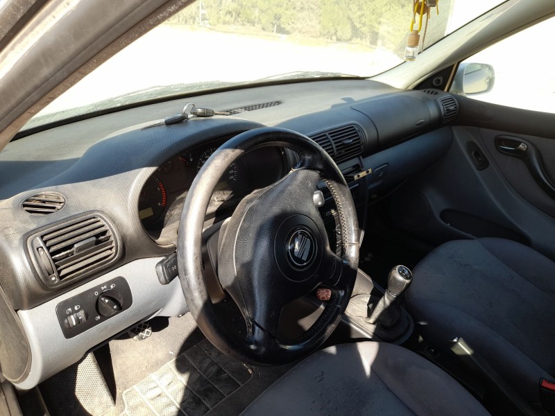 seat toledo ii (1m2) del año 2000
