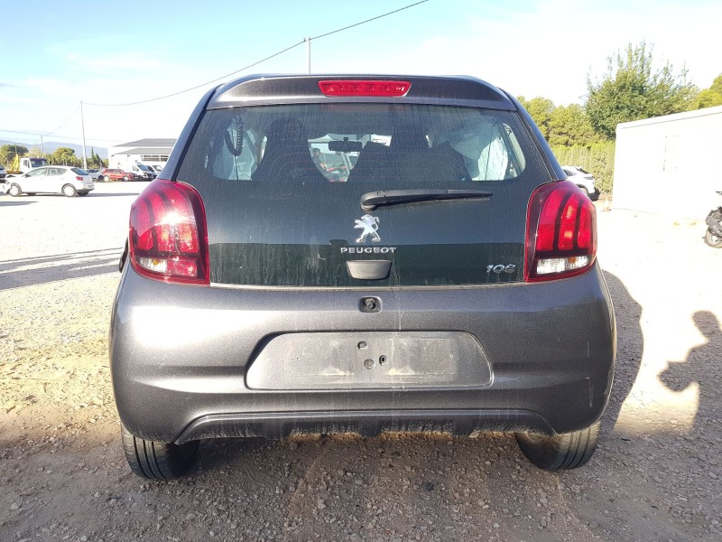 peugeot 108 del año 2021