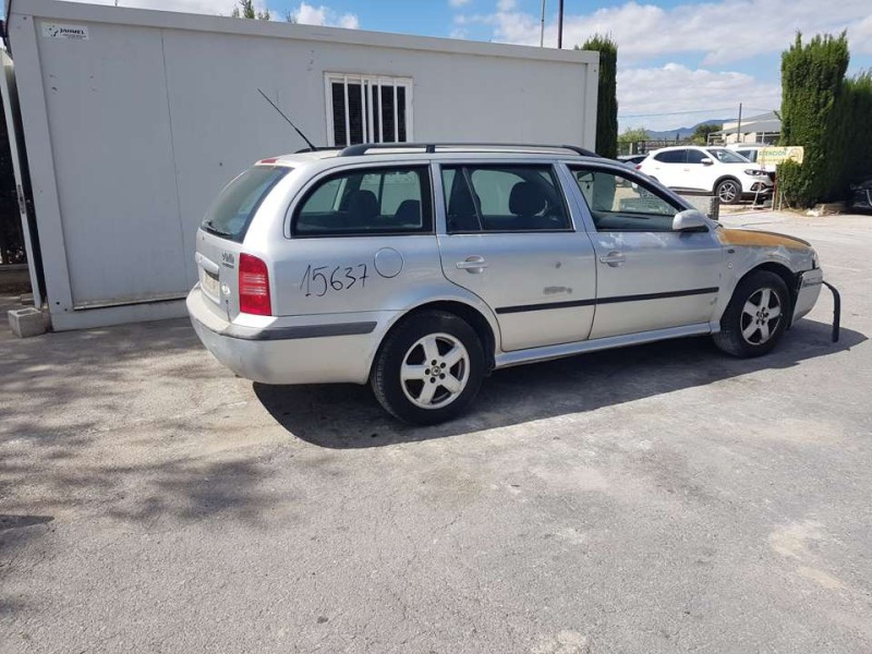 skoda octavia combi (1u5) del año 2004