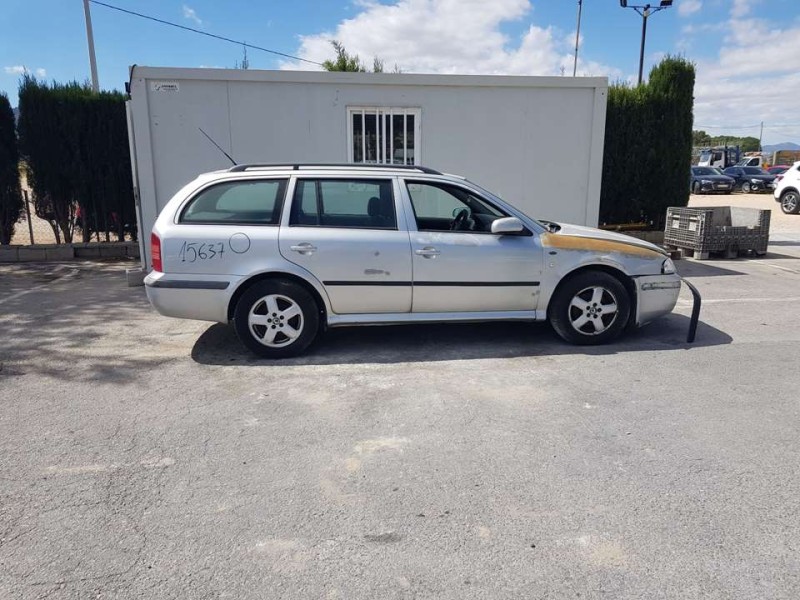 skoda octavia combi (1u5) del año 2004