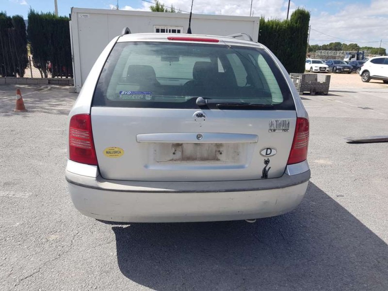 skoda octavia combi (1u5) del año 2004