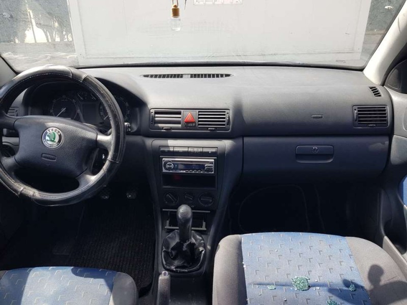 skoda octavia combi (1u5) del año 2004