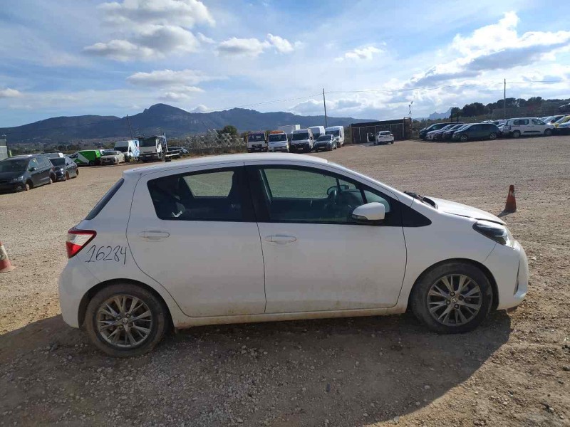 toyota yaris del año 2017