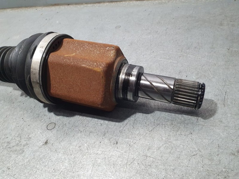 Recambio de transmision delantera izquierda para dacia sandero stepway referencia OEM IAM 391017832R  